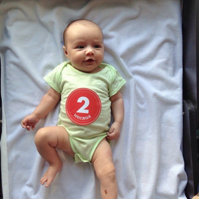 2 месяца малышу форум. Два месяца ребенку. Младенец 2 месяца. 5 Месяцев ребенку. Ребенок 2 5 месяца.
