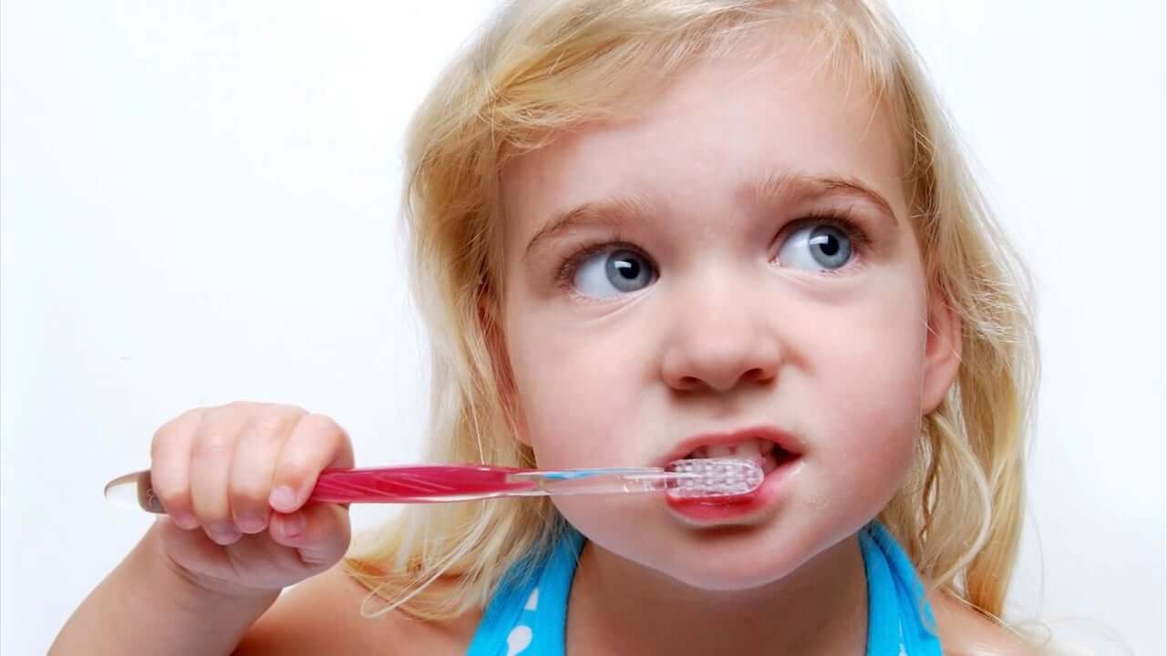 5 советов, которые помогут привить ребенку любовь к чистке зубов